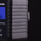 A - Oxford Oximiser Pro 900  – intelligens akkumulátor töltő és optimalizáló